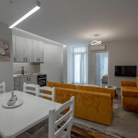 Esel Apartments Sarande Exterior photo