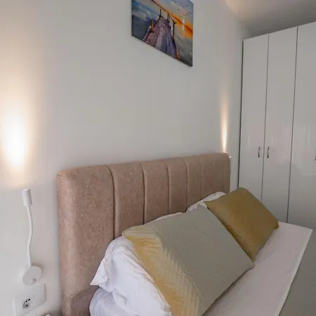Esel Apartments Sarande Exterior photo